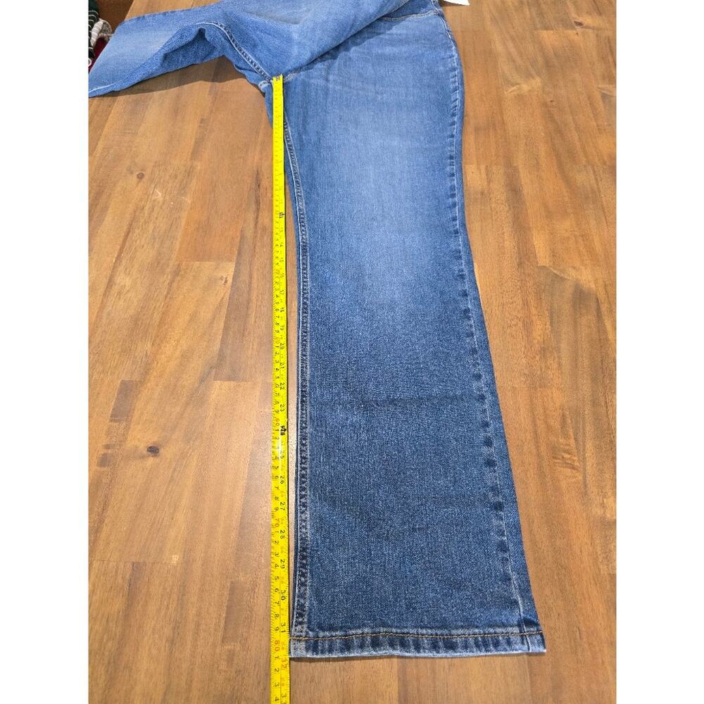 Wrangler High Rise True Straight Jeans Womens 18W x 32 Bootcut Denim NWT - Picture 5 of 7